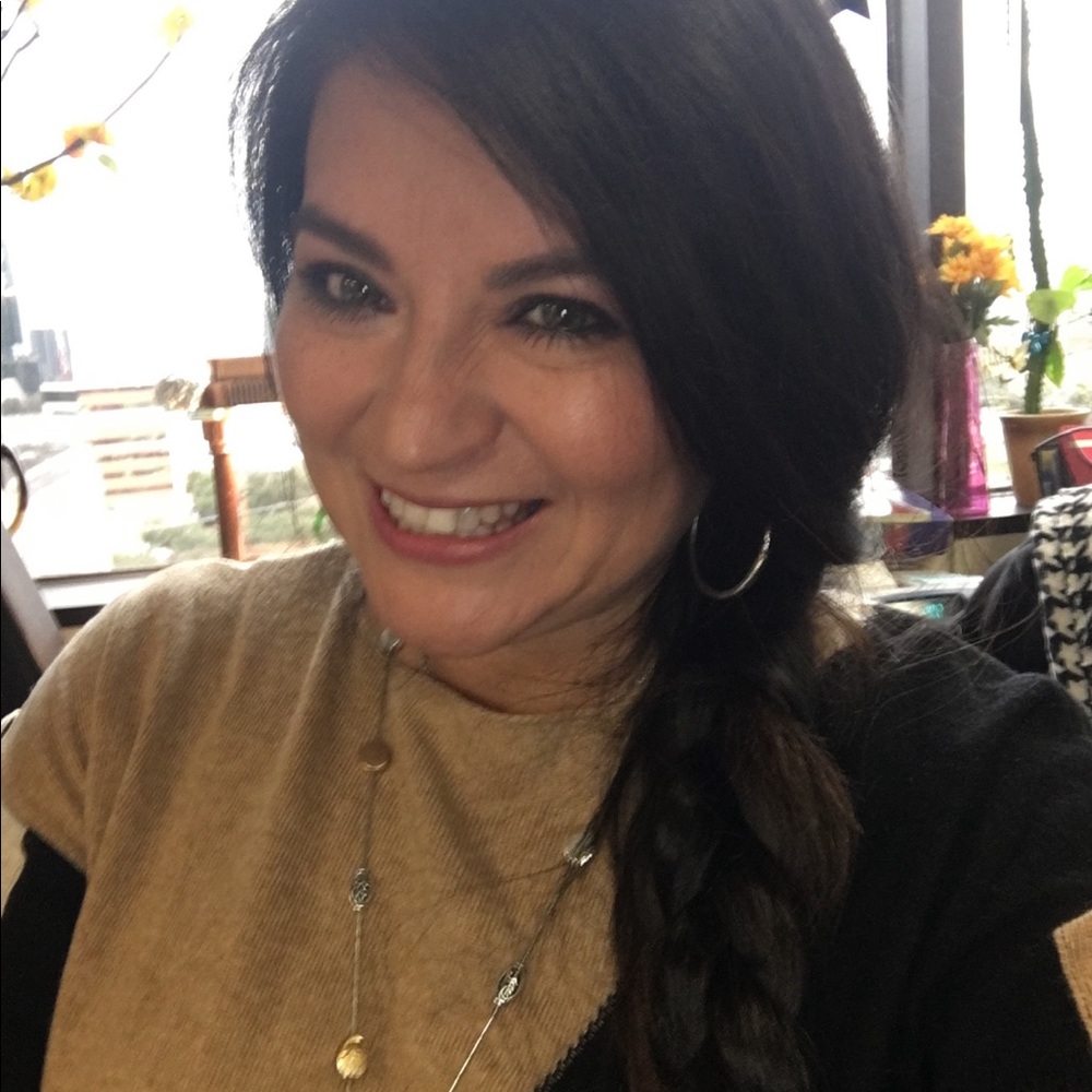 Meet your Posher, Lisa